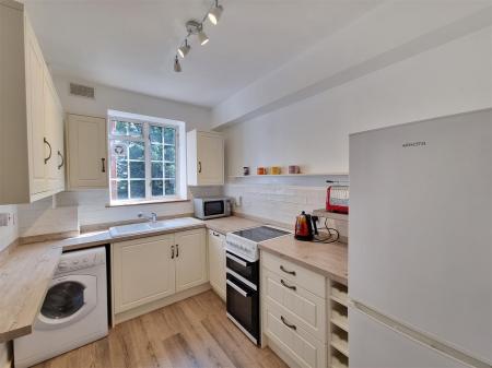 2 bedroom Flat for sale in Stoneygate Court, Leicester
