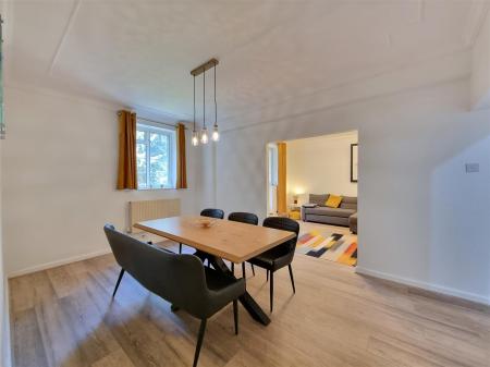 2 bedroom Flat for sale in Stoneygate Court, Leicester