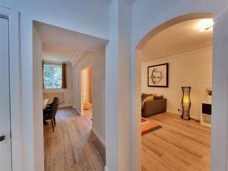 2 bedroom Flat for sale in Stoneygate Court, Leicester