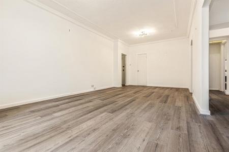 2 bedroom Flat for sale in Stoneygate Court, Leicester