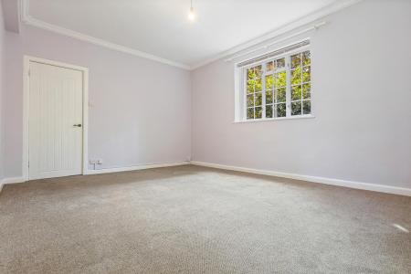 2 bedroom Flat for sale in Stoneygate Court, Leicester