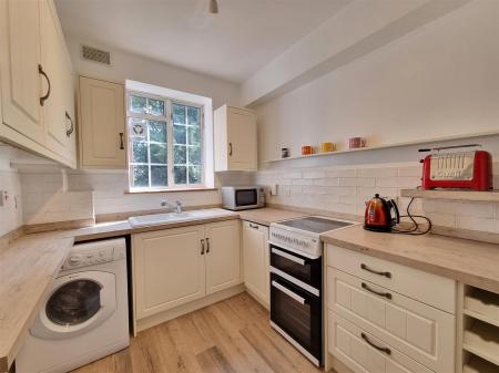 2 bedroom Flat for sale in Stoneygate Court, Leicester