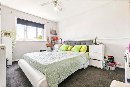 3 bedroom End of terrace house for sale in Knightsbridge Road, Glen Parva, Leicester