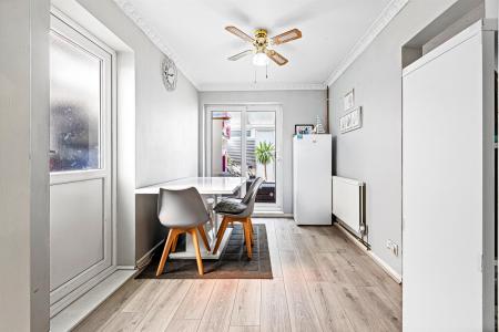 3 bedroom End of terrace house for sale in Knightsbridge Road, Glen Parva, Leicester