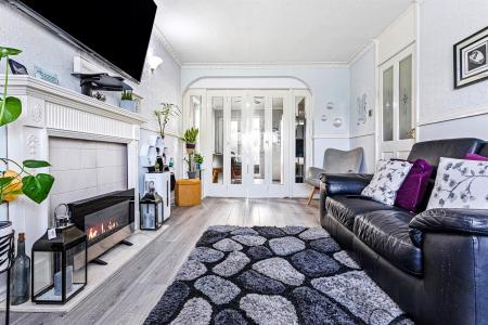 3 bedroom End of terrace house for sale in Knightsbridge Road, Glen Parva, Leicester