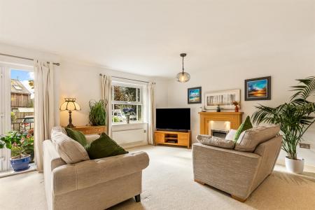 2 bedroom Apartment for sale in Stoneleigh, Knighton Park Road, Leicester