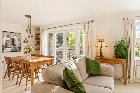 2 bedroom Apartment for sale in Stoneleigh, Knighton Park Road, Leicester