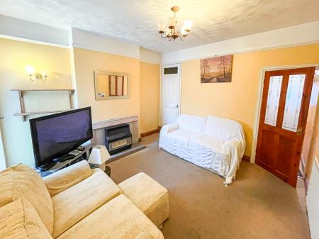 3 bedroom Terraced House for sale in Chepstow Road, Leicester