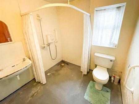 3 bedroom Terraced House for sale in Chepstow Road, Leicester