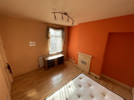 3 bedroom Terraced House for sale in Chepstow Road, Leicester