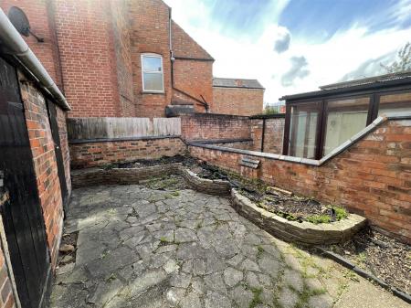 3 bedroom Terraced House for sale in Lorne Road, Leicester