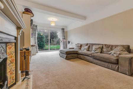 4 bedroom Semi-detached house for sale in Uplands Road, Oadby, Leicester