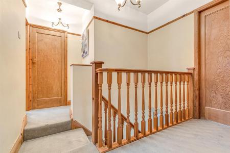 4 bedroom Semi-detached house for sale in Uplands Road, Oadby, Leicester