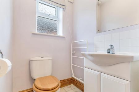 4 bedroom Semi-detached house for sale in Uplands Road, Oadby, Leicester