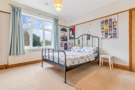 4 bedroom Semi-detached house for sale in Uplands Road, Oadby, Leicester