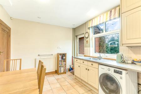 4 bedroom Semi-detached house for sale in Uplands Road, Oadby, Leicester