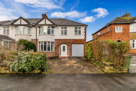 4 bedroom Semi-detached house for sale in Uplands Road, Oadby, Leicester