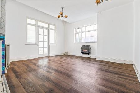 4 bedroom Detached house for sale in Welford Road, Leicester