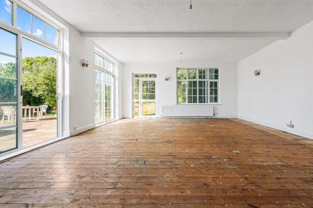 4 bedroom Detached house for sale in Welford Road, Leicester