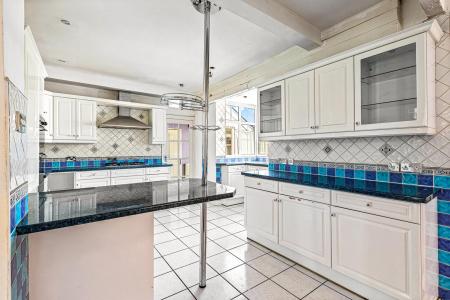 4 bedroom Detached house for sale in Welford Road, Leicester