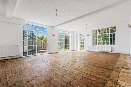 4 bedroom Detached house for sale in Welford Road, Leicester