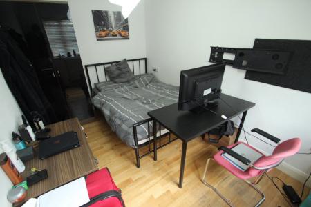 5 bedroom Property to let in Macaulay Street, Leicester