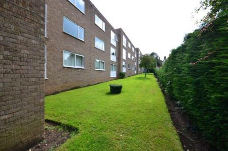 2 bedroom Flat for sale in Tiffany Court, Albert Road, Stoneygate, Leicester, LE22AA
