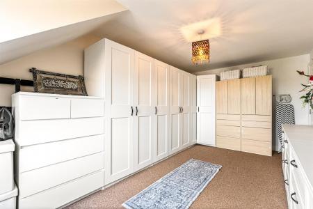 5 bedroom Semi-detached house for sale in Evington Valley Gardens, Leicester