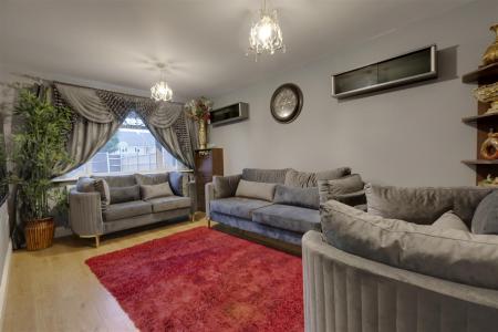 5 bedroom Semi-detached house for sale in Evington Valley Gardens, Leicester