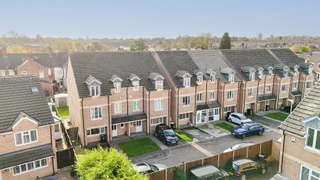 5 bedroom Semi-detached house for sale in Evington Valley Gardens, Leicester