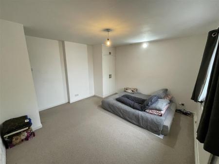 2 bedroom Flat for sale in Carisbrooke Court, Stoneygate