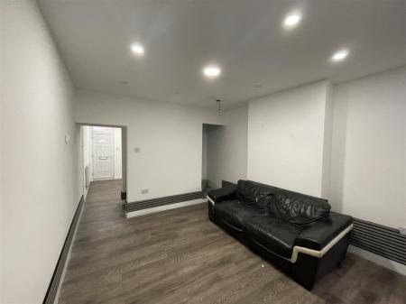 3 bedroom Terraced House for sale in Clarendon Park Road, Clarendon Park