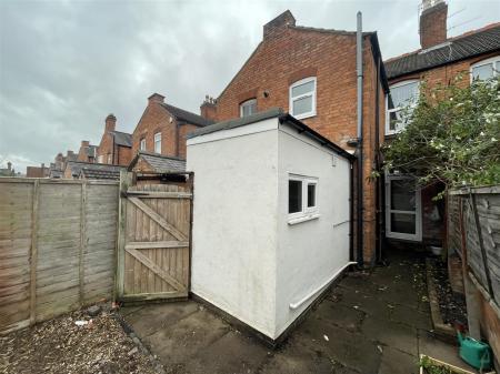 3 bedroom Terraced House for sale in Clarendon Park Road, Clarendon Park