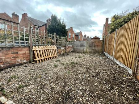 3 bedroom Terraced House for sale in Clarendon Park Road, Clarendon Park
