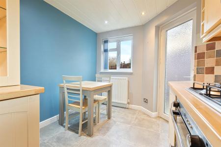 3 bedroom Semi-detached house for sale in Ashclose Avenue, Leicester