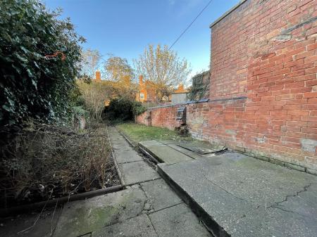 2 bedroom Terraced House for sale in Montague Road, Clarendon Park, Leicester