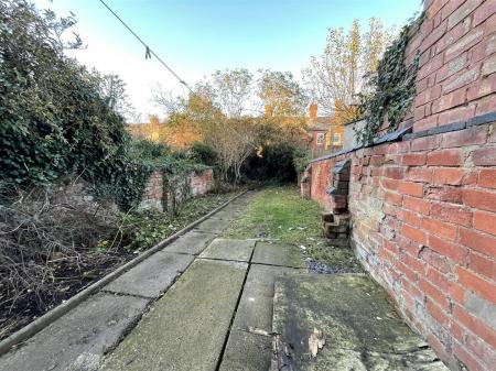 2 bedroom Terraced House for sale in Montague Road, Clarendon Park, Leicester