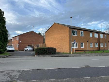 1 bedroom Flat for sale in Lawnswood, Hinckley