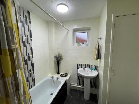 1 bedroom Flat for sale in Lawnswood, Hinckley