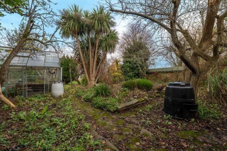 4 bedroom Semi-detached house for sale in Dorset Avenue, Wigston