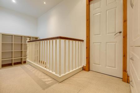 4 bedroom Terraced House for sale in Knighton Road, Leicester