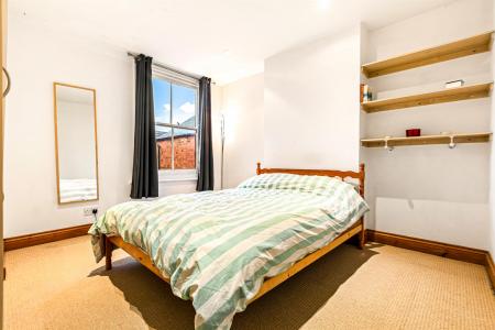 4 bedroom Terraced House for sale in Knighton Road, Leicester