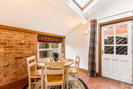 4 bedroom Terraced House for sale in Knighton Road, Leicester