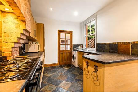 4 bedroom Terraced House for sale in Knighton Road, Leicester
