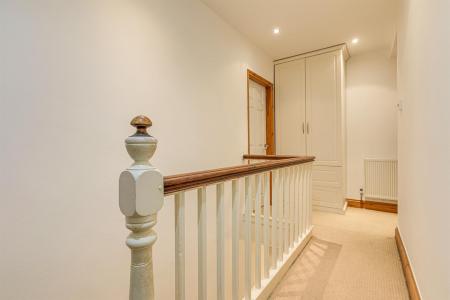 4 bedroom Terraced House for sale in Knighton Road, Leicester