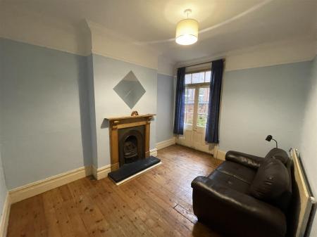 4 bedroom Terraced House for sale in Lorne Road, Clarendon Park, Leicester