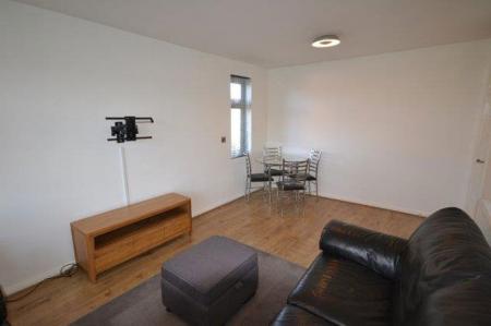 1 bedroom Property to let in Ratcliffe Court, Stoneygate, Leicester