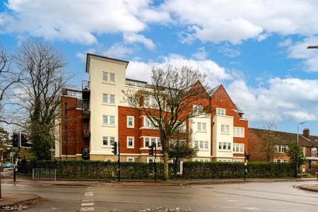 2 bedroom Flat for sale in The Laurels, Leicester