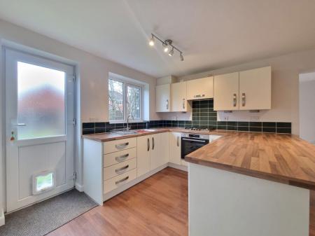 4 bedroom Property to let in Fox Covert, Leicester