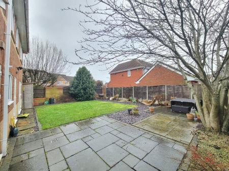 4 bedroom Property to let in Fox Covert, Leicester